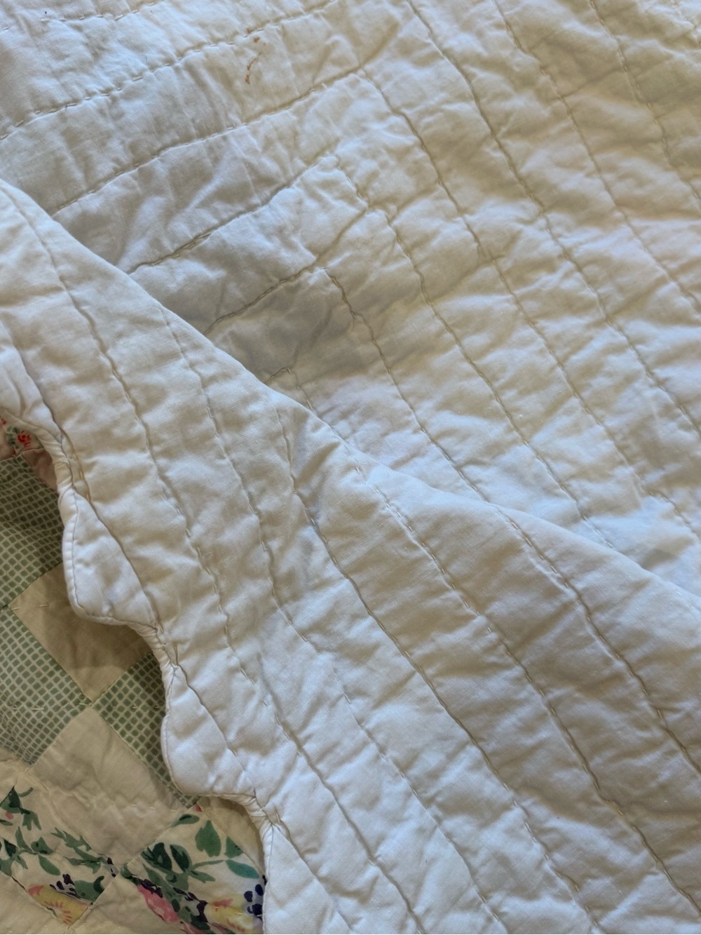 Vintage Cottage Core Patchwork Quilted Bedspread or Coverlet in Pastel Colors - Picture 10 of 10